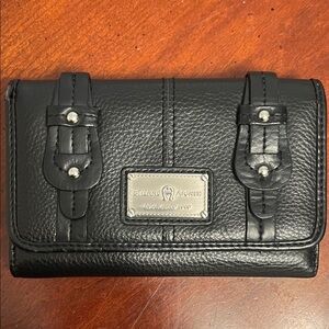 Vintage Etienne Aigner black leather trifold wallet